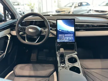 Купить Geely Atlas, II Зеленый 2.0 AT (200 л.с.) 4WD от 3467990 ₽. в Оренбурге