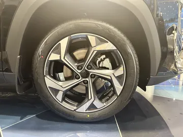 Купить Geely Atlas, II Черный 2.0 AT (200 л.с.) 4WD от 3093800 ₽. в Оренбурге