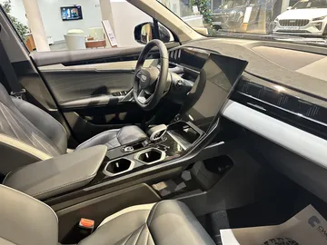 Купить Geely Atlas, II Черный 2.0 AT (200 л.с.) 4WD от 3093800 ₽. в Оренбурге