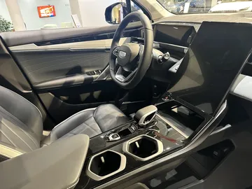 Купить Geely Atlas, II Зеленый 2.0 AT (200 л.с.) 4WD от 3300990 ₽. в Оренбурге