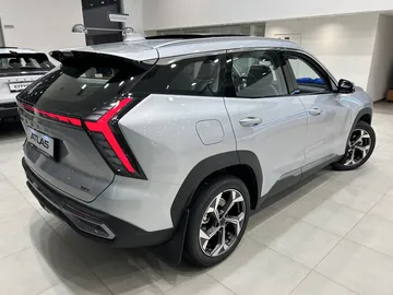 Купить Geely Atlas, II Серебристый 2.0 AT (200 л.с.) 4WD от 3200000 ₽. в Оренбурге